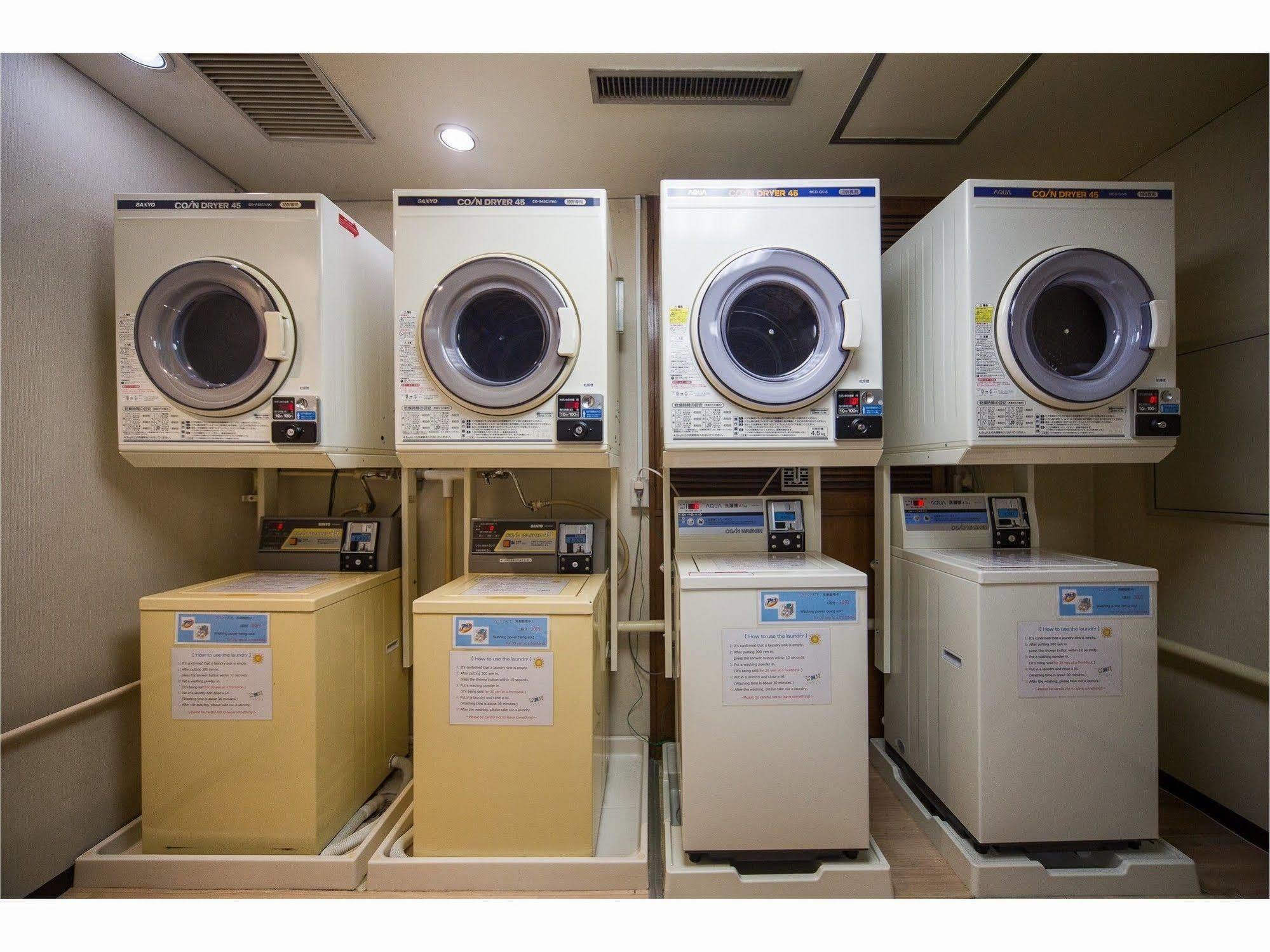 Capsule Inn Sapporo Hostel Bagian luar foto