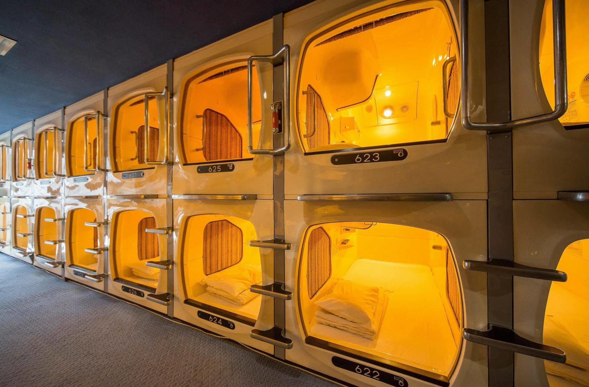 Capsule Inn Sapporo Hostel Bagian luar foto