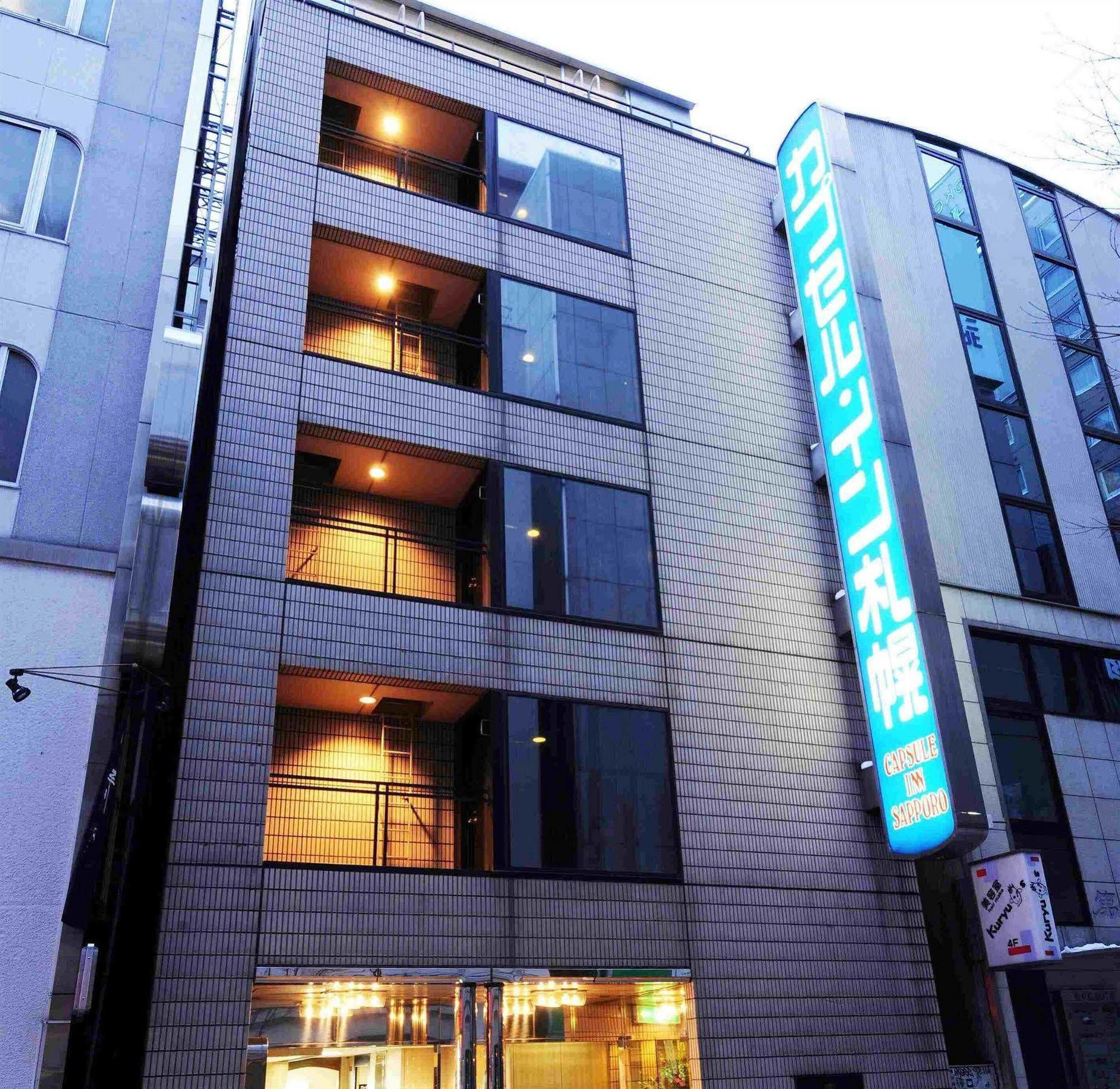 Capsule Inn Sapporo Hostel Bagian luar foto